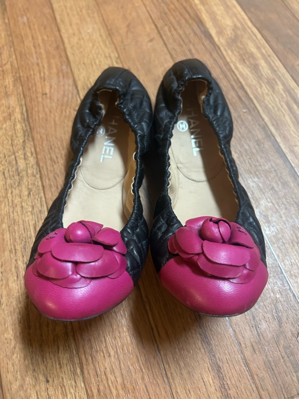 CHANEL Black Quilted Leather Ballet Flats with Hot Pink Camellia Cap - Picture 8 of 9